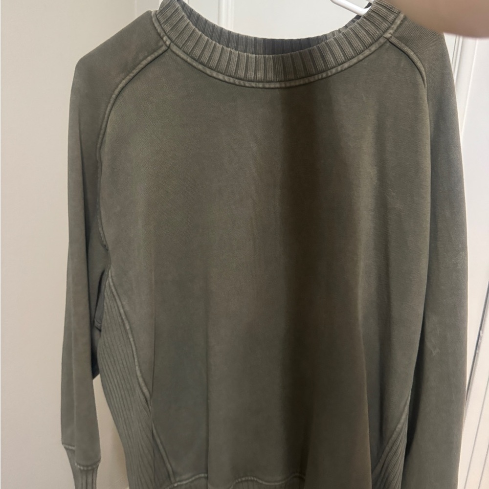 aerie olive green sweatshirt